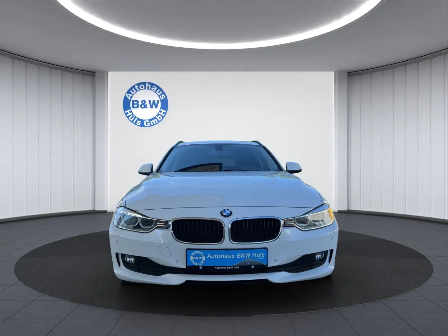 BMW 318 Touring BI-XENON*NAVI*SHZ*PDC*KAMERA Blanc - 2