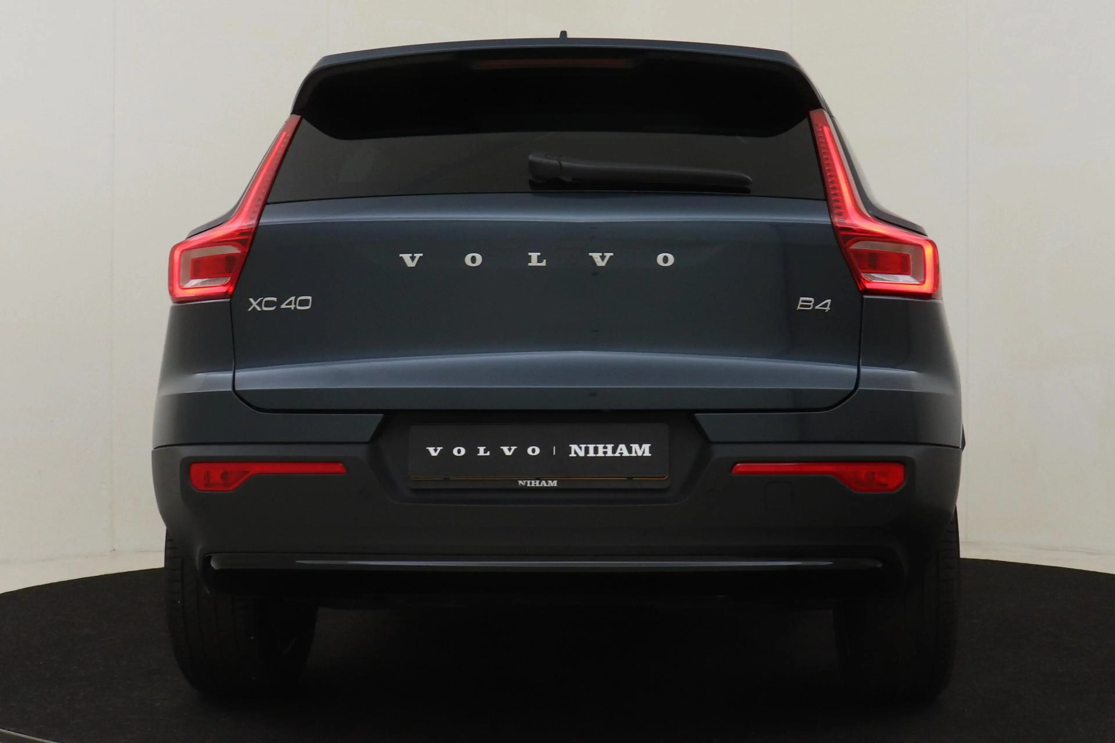 Volvo XC40 B4 (M-HYBRID) PLUS DARK -PANO.DAK|HARMAN/KARDON|CA — photo 15