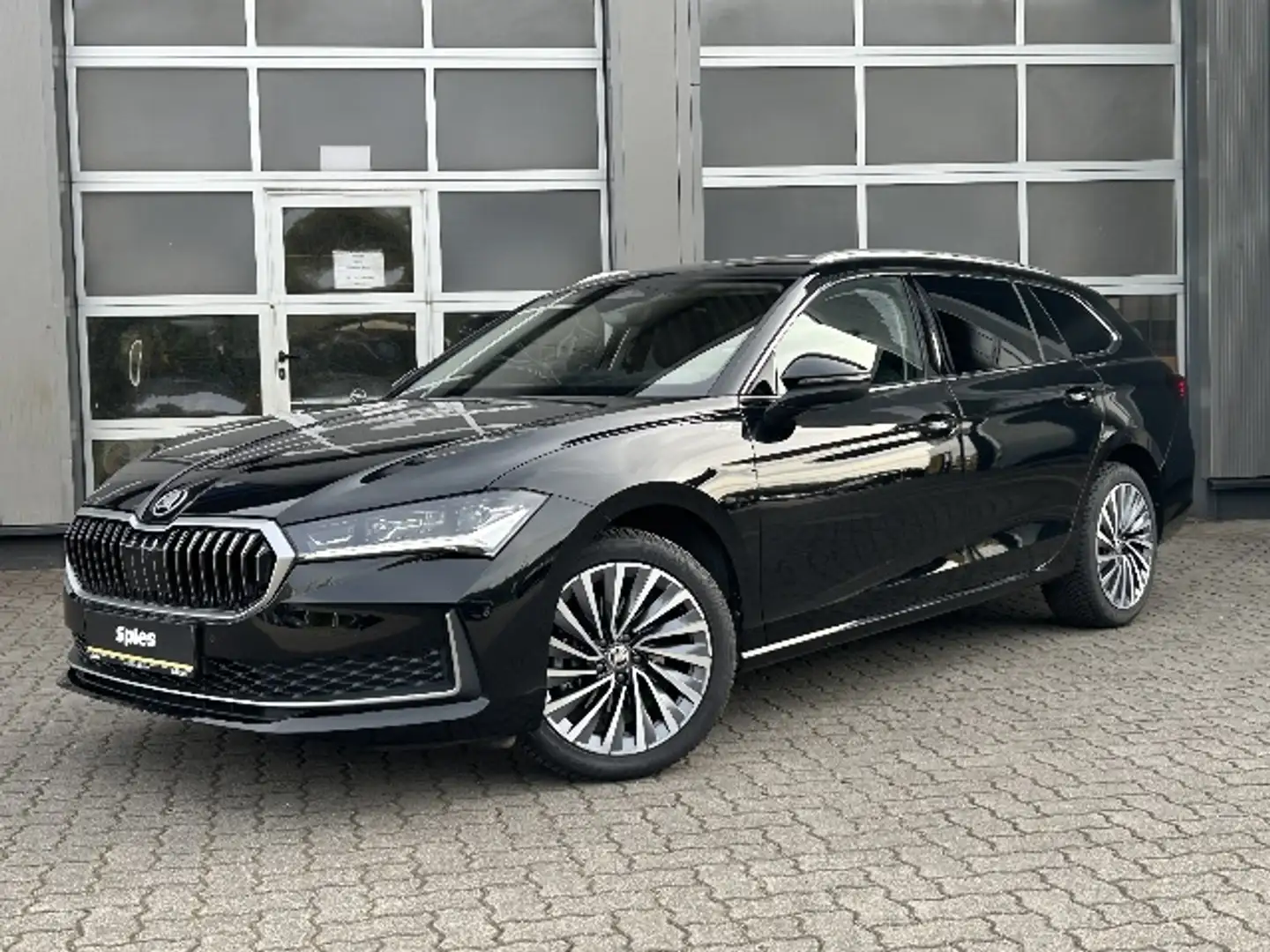 Skoda Superb Laurin&Klement Leder AHK Massage Чорний - 1