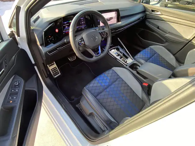 Volkswagen Golf view 13
