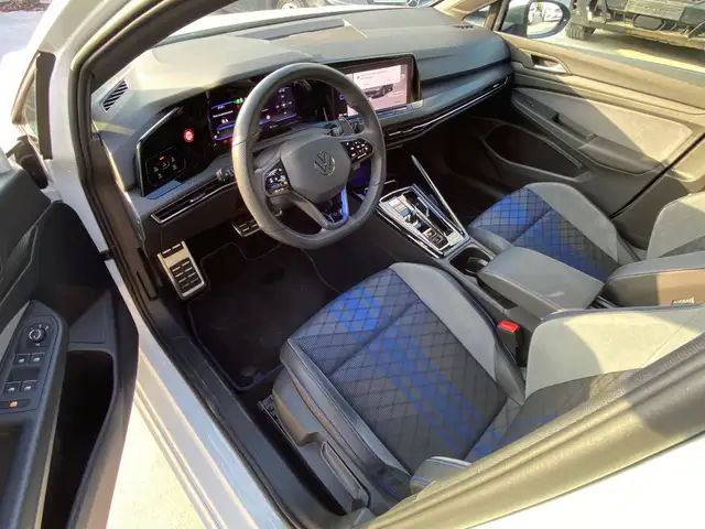 Volkswagen Golf view 11