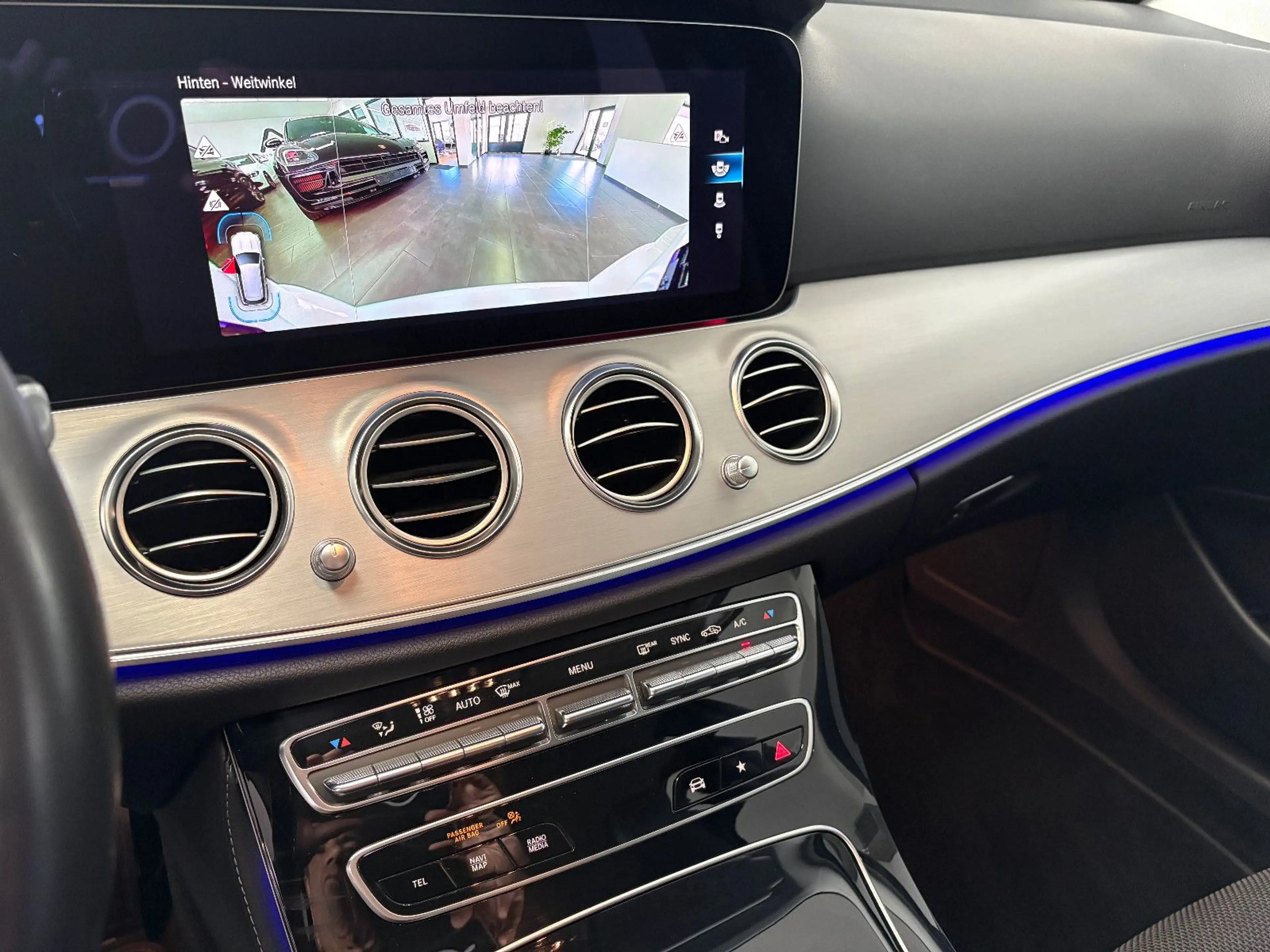 Mercedes-Benz E 200 T-Modell Navi/LED/Ditstronic/AHK/Totw. — photo 14