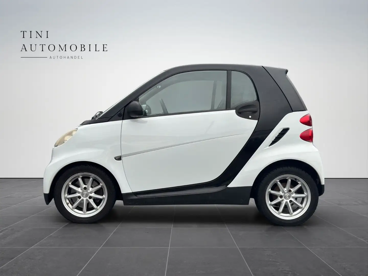 smart forTwo fortwo coupe Basis 52kW Weiß - 2