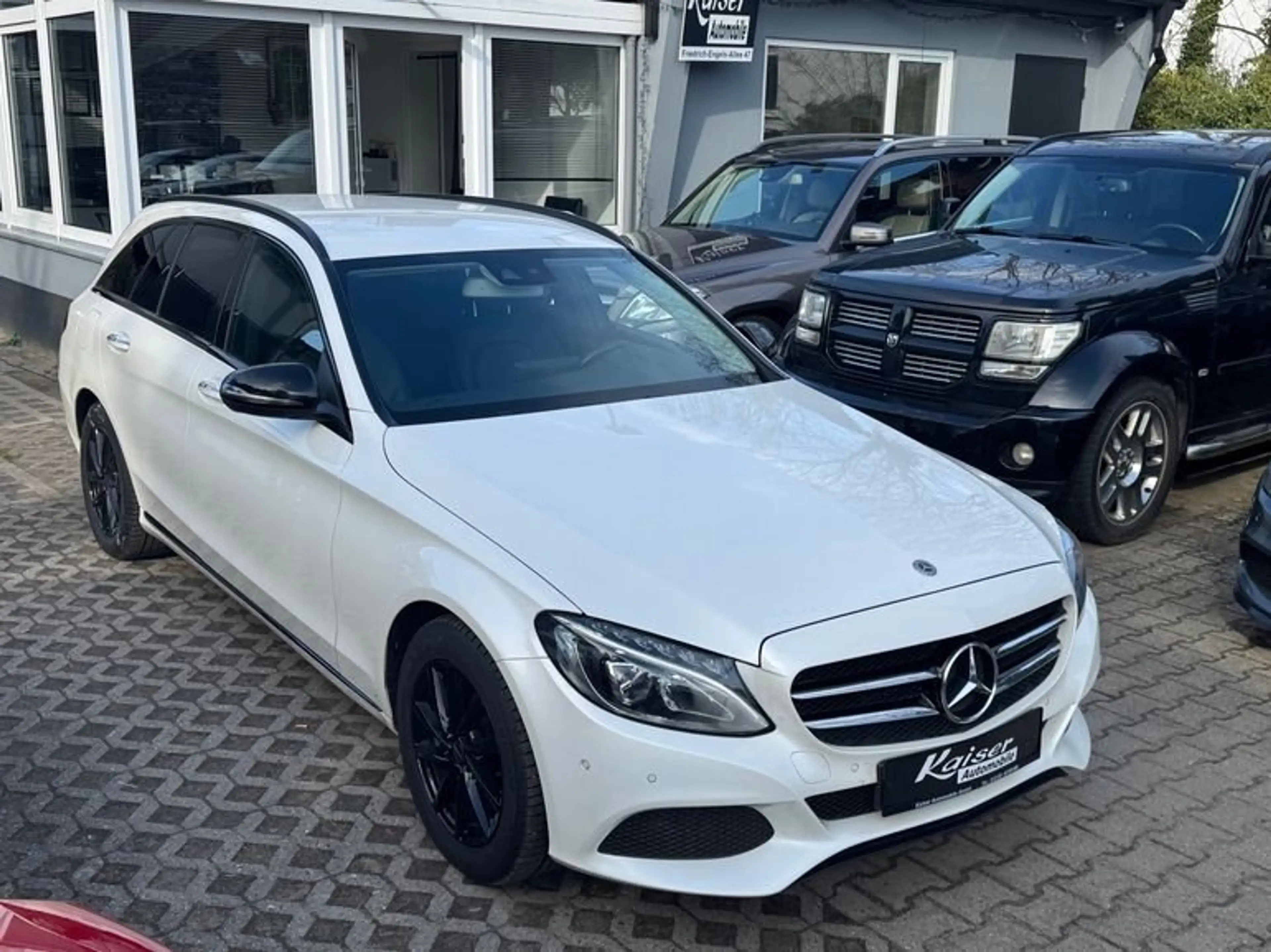 Mercedes-Benz C 250 Td Night Paket-Mercedes Scheckheft-Kamera-LED — photo 3