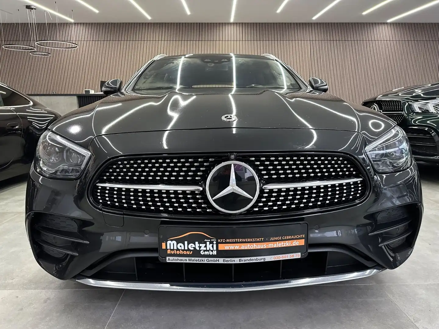 Mercedes-Benz E 450 4Matic AMG*Burmester*Distronic*Panorama* Grün - 2