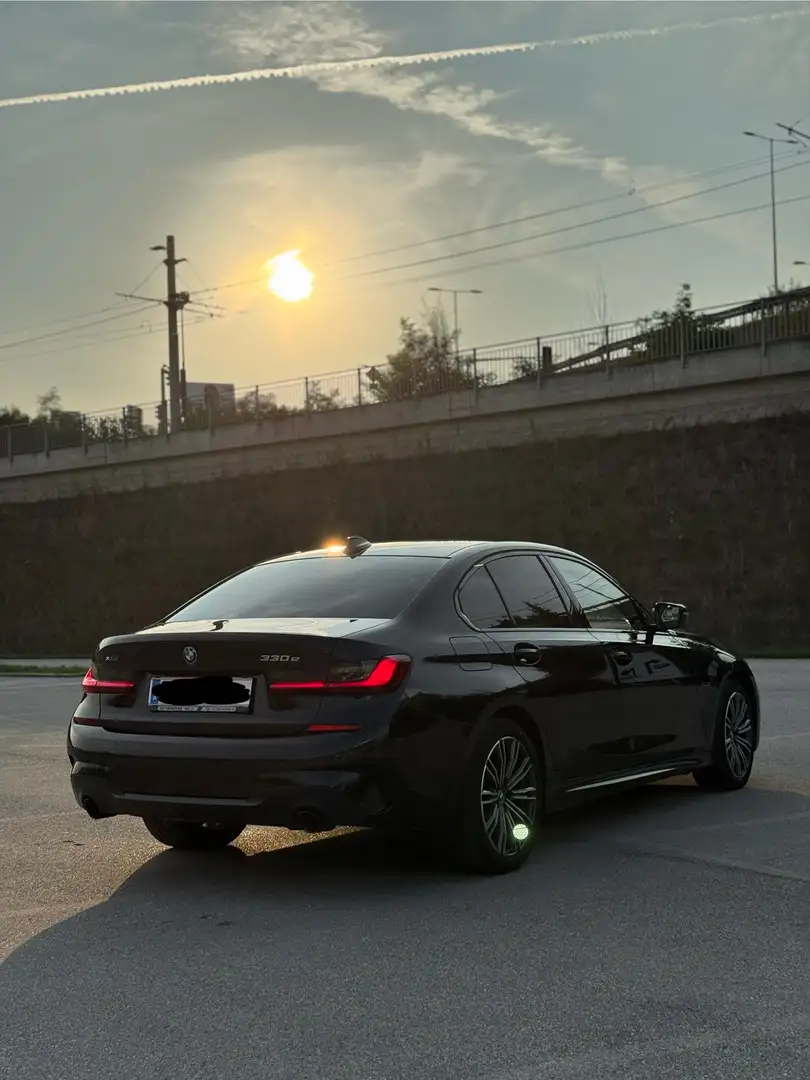 BMW 330 330e PHEV xDrive Aut. Schwarz - 1