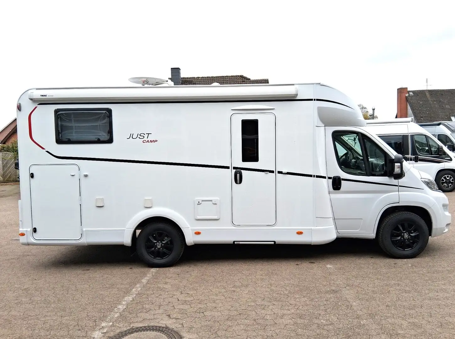 Dethleffs Just Camp T 6812 EB -Pakete: Chassis/Family/One Weiß - 1