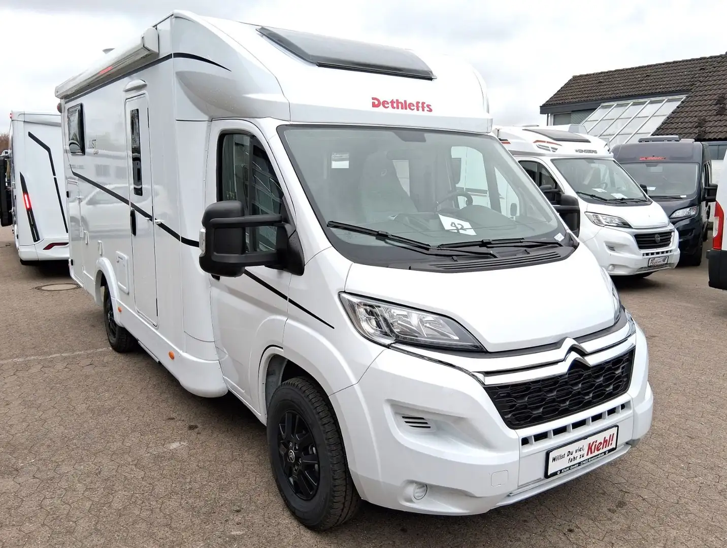 Dethleffs Just Camp T 6812 EB -Pakete: Chassis/Family/One Weiß - 2