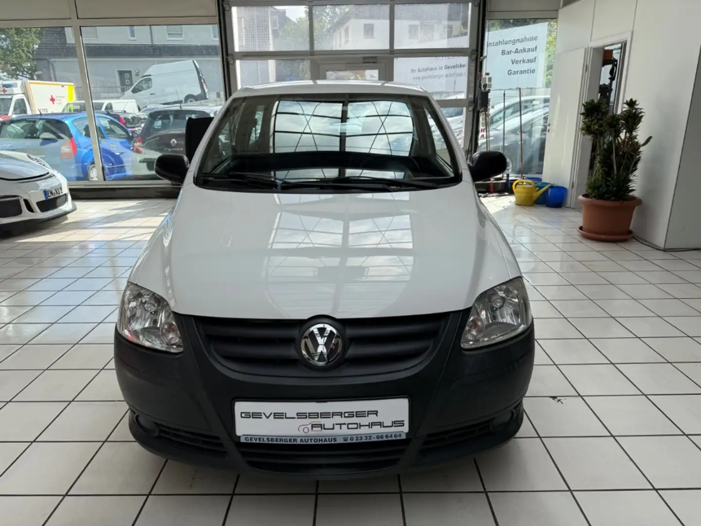 Volkswagen Fox Basis 1.2 Scheckheft 2.Hand TÜV neu Garantie GA el Білий - 2