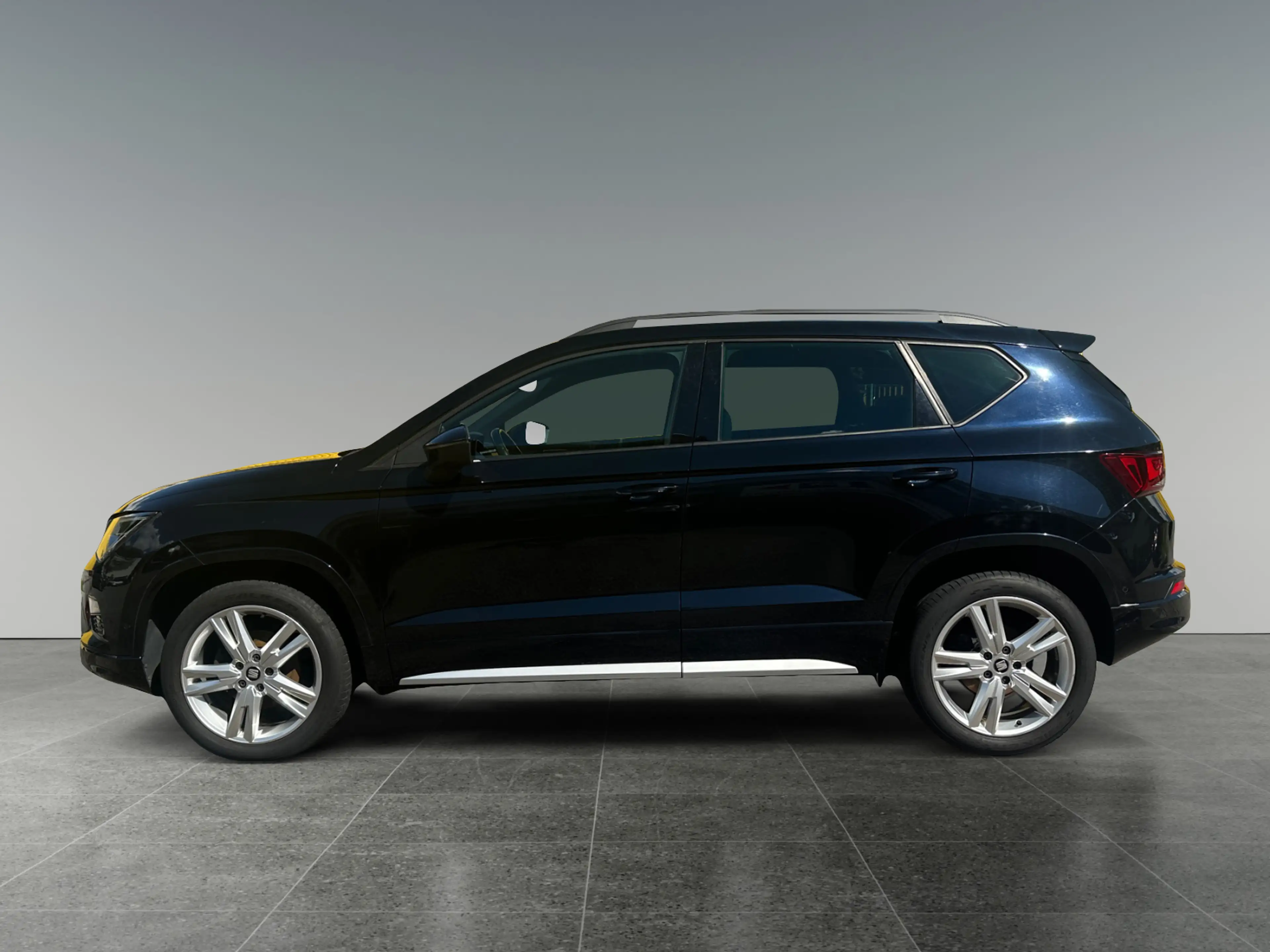 SEAT Ateca 1,5 FR ACT TSI DSG inkl. Navi und 8fach bereift ! — photo 2