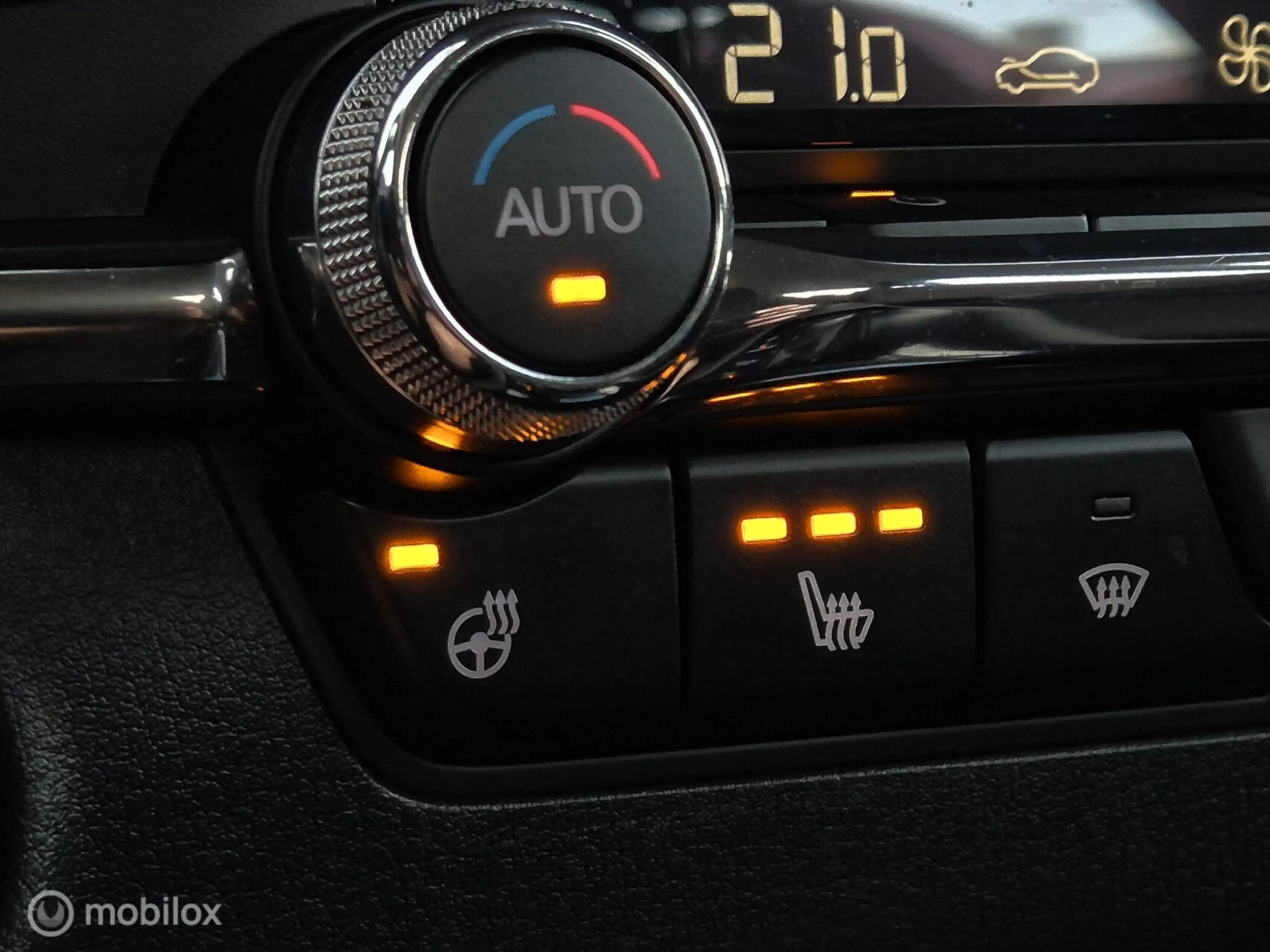 Mazda 3 2.0 E-SKYACTIV-X M HYBRID 180 COMFORT MET BOSE AUT — photo 42