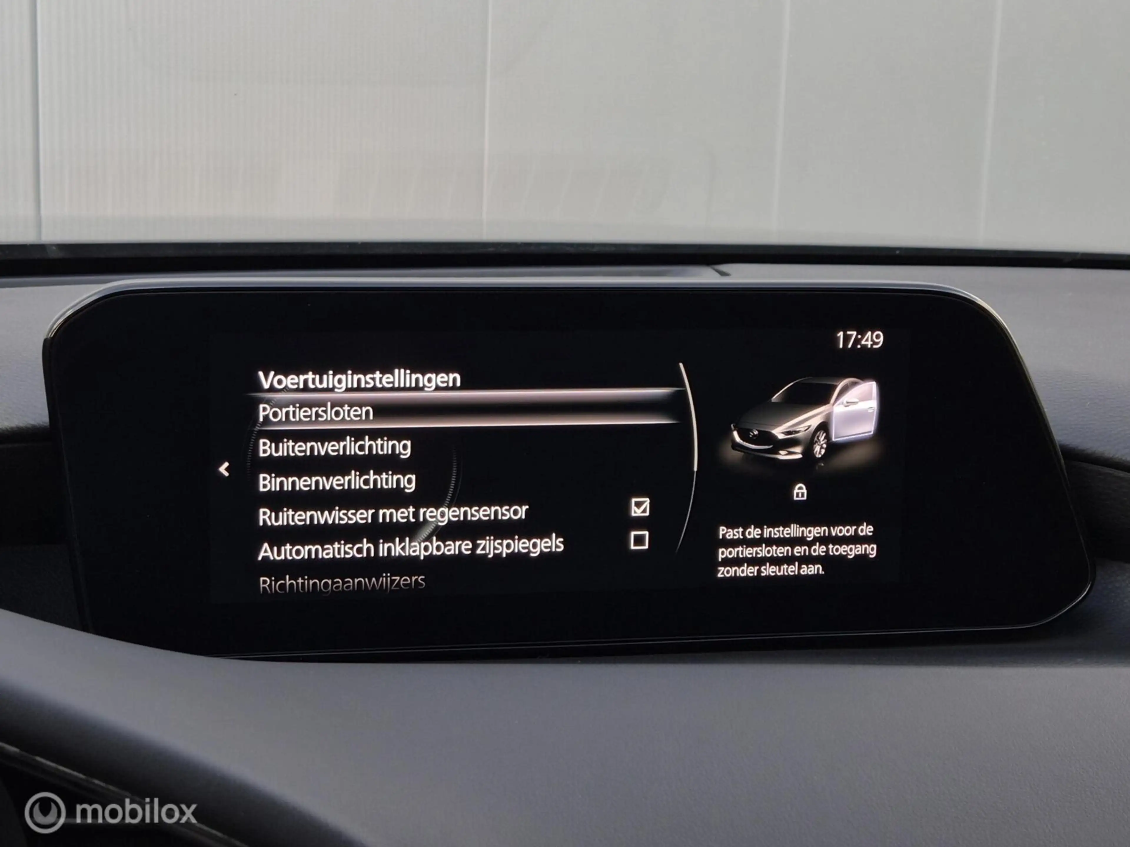 Mazda 3 2.0 E-SKYACTIV-X M HYBRID 180 COMFORT MET BOSE AUT — photo 29