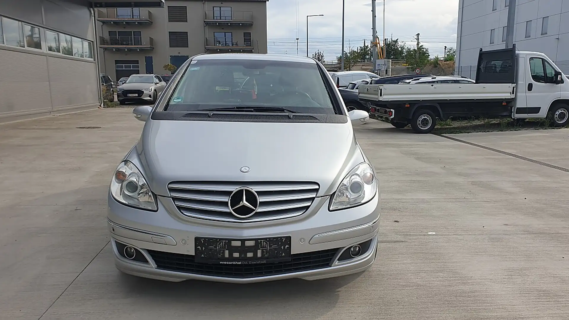 Mercedes-Benz B 180 CDI Silber - 2