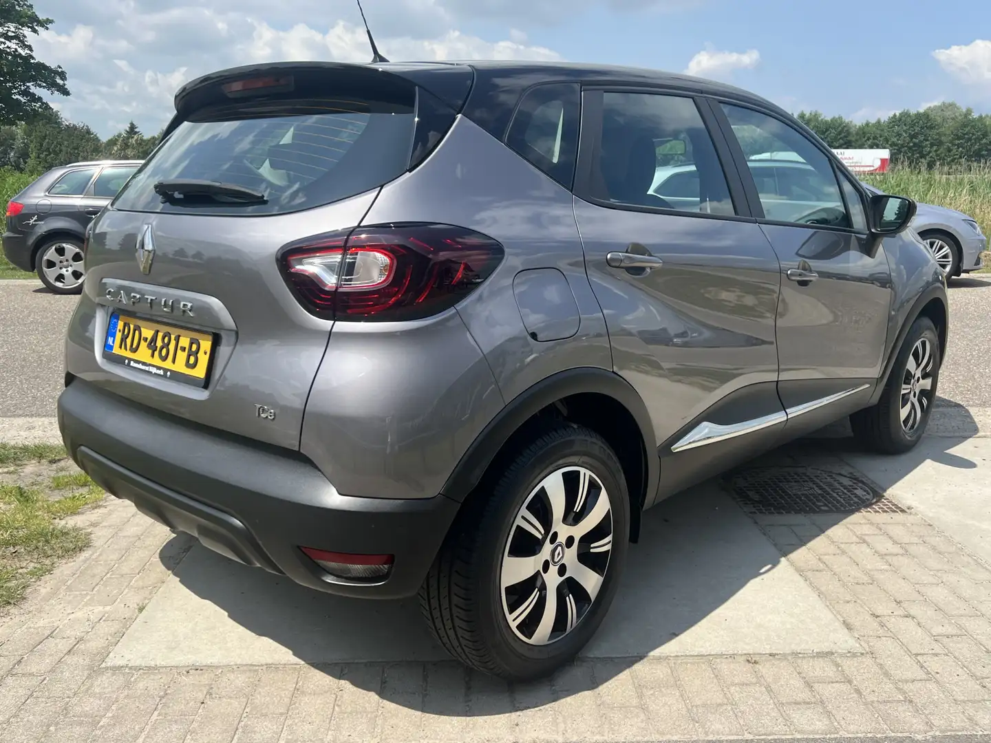 Renault Captur 0.9 TCe / Keyless / Airco / Cruise / Armsteun / DA siva - 2