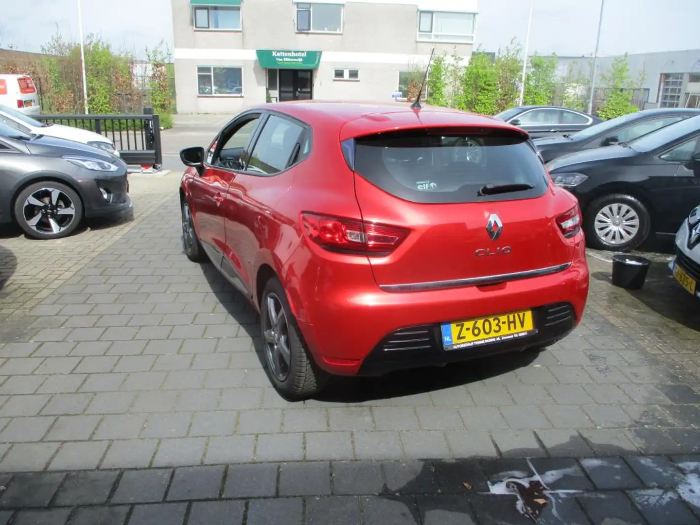 Renault Clio 1.2 16V Rood - 2