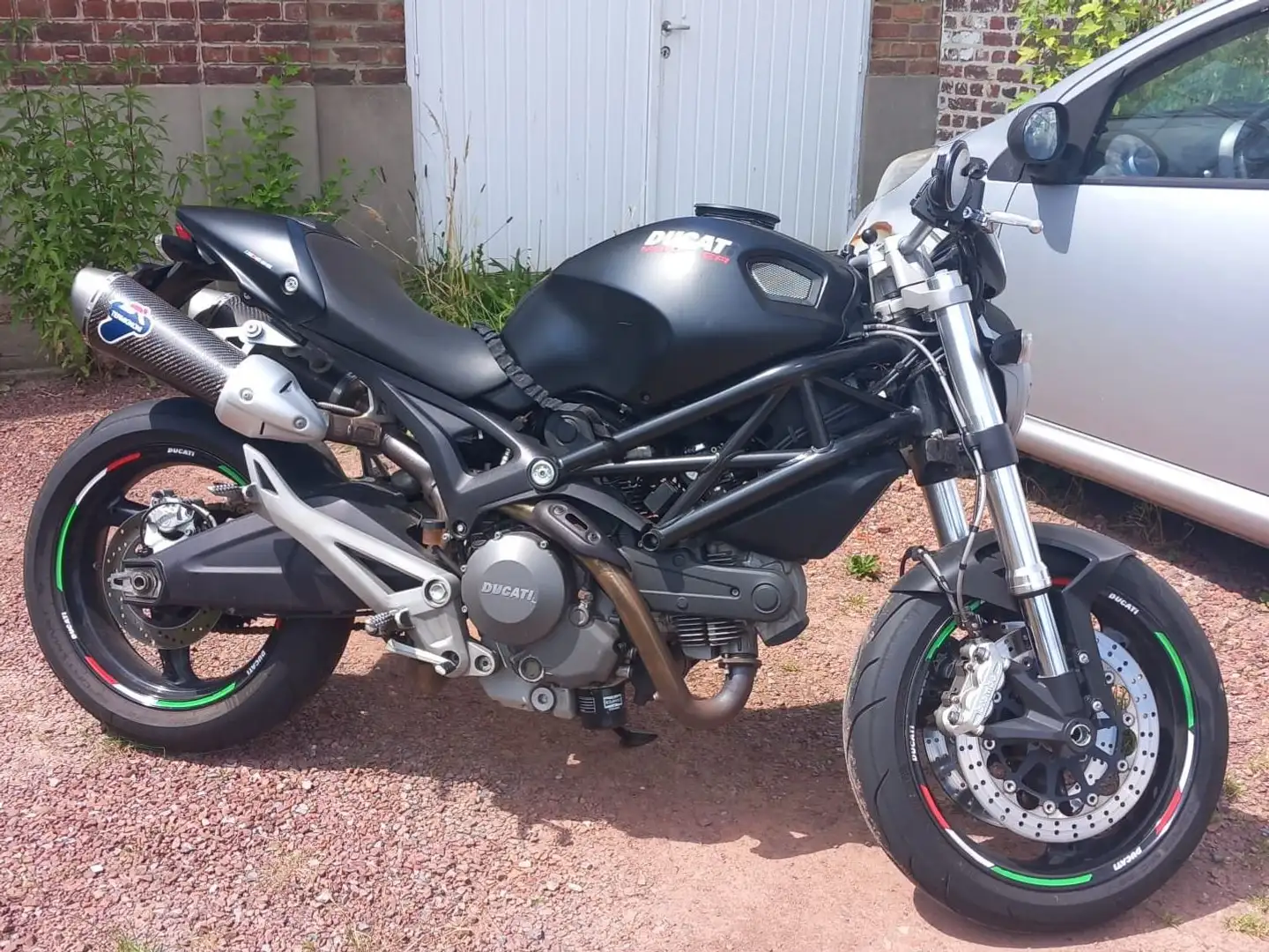 Ducati Monster 696 + Negru - 1