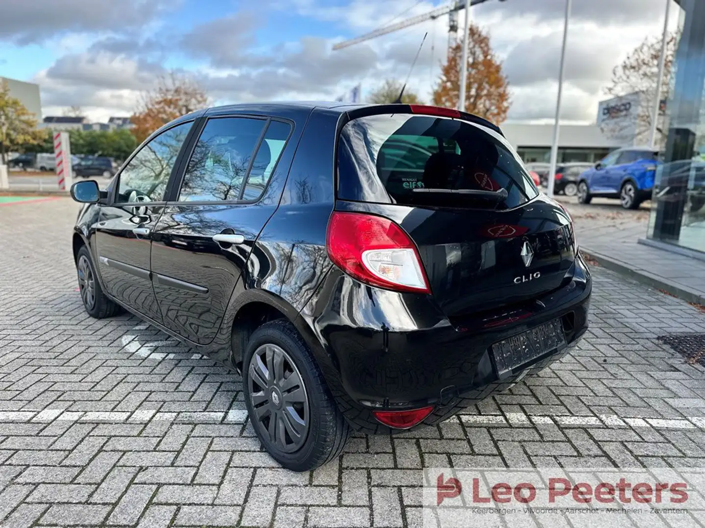 Renault Clio Authentique Zwart - 2