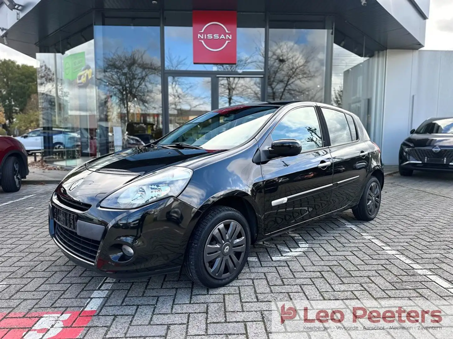 Renault Clio Authentique Zwart - 1