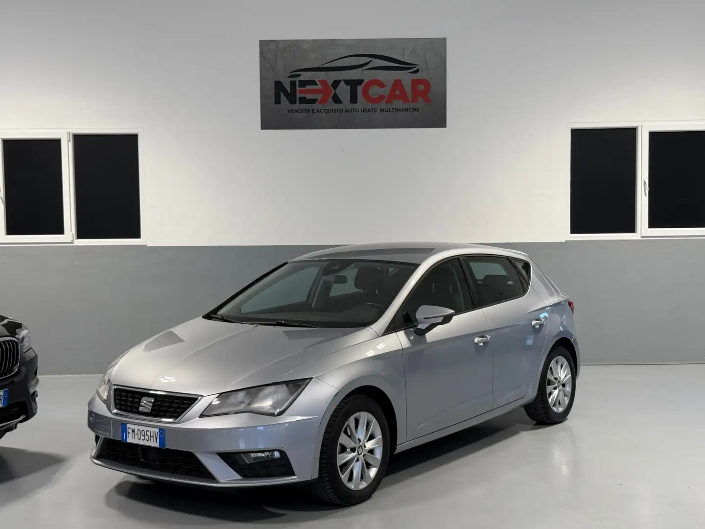 SEAT Leon 1.4 tgi Style 110cv Grau - 1