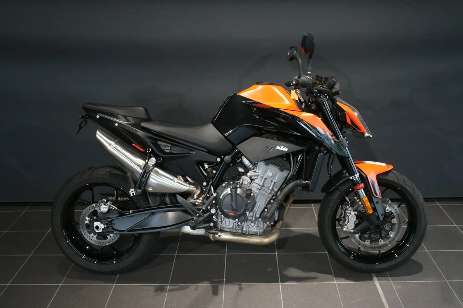 KTM 890 Duke ///- Service neu Orange - 2