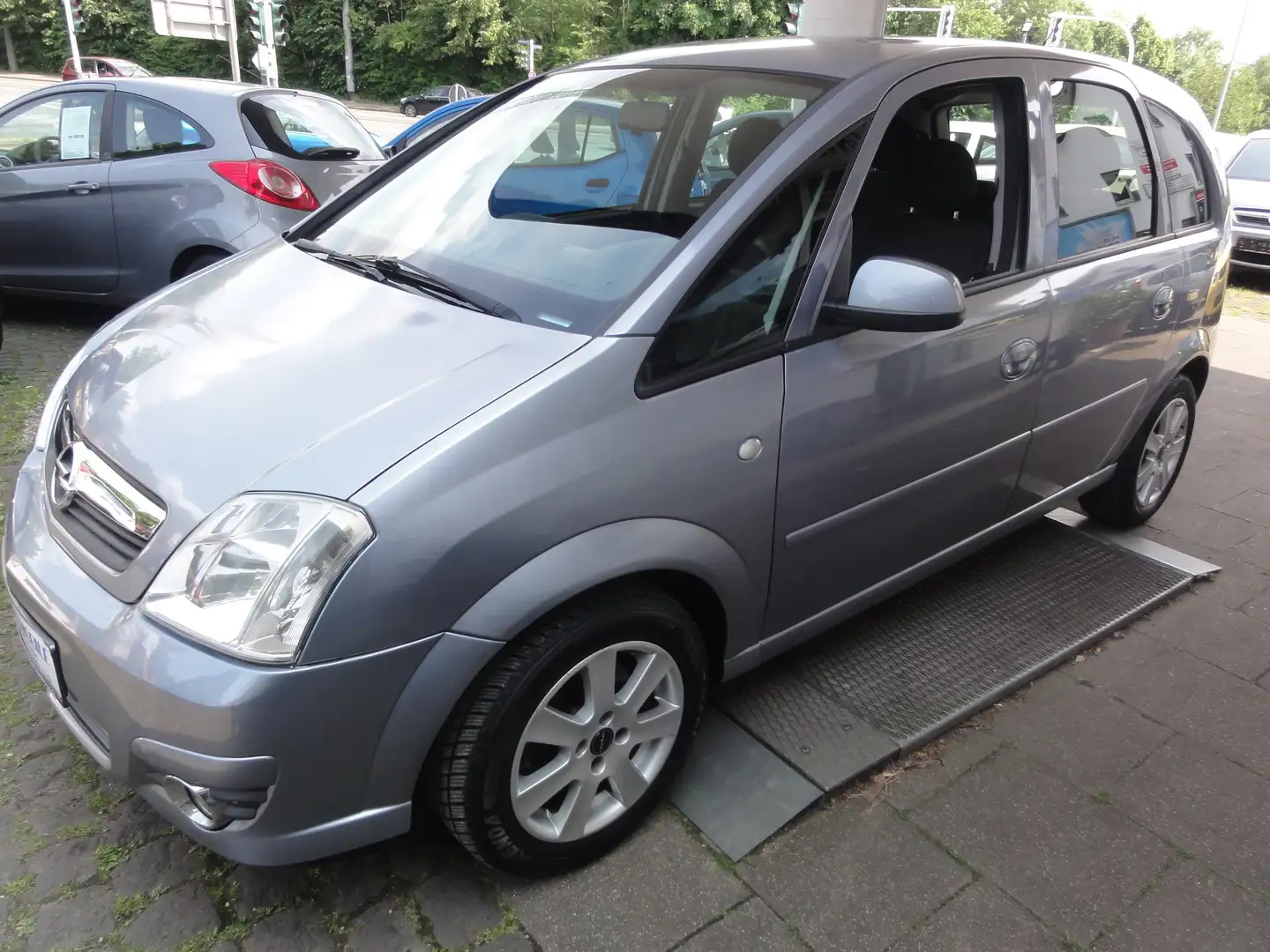 Opel Meriva Edition /Automatik Szürke - 1