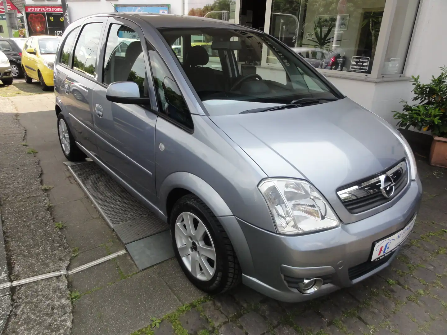 Opel Meriva Edition /Automatik Szürke - 2