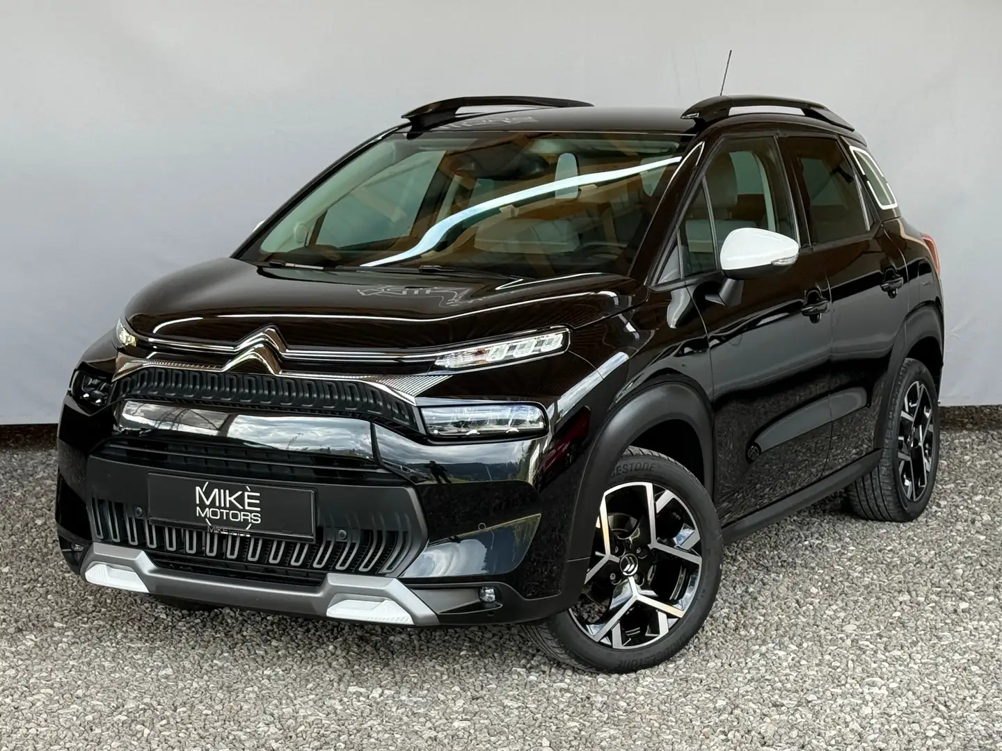 Citroen C3 Aircross Shine Pack BHDi110 Schwarz - 2