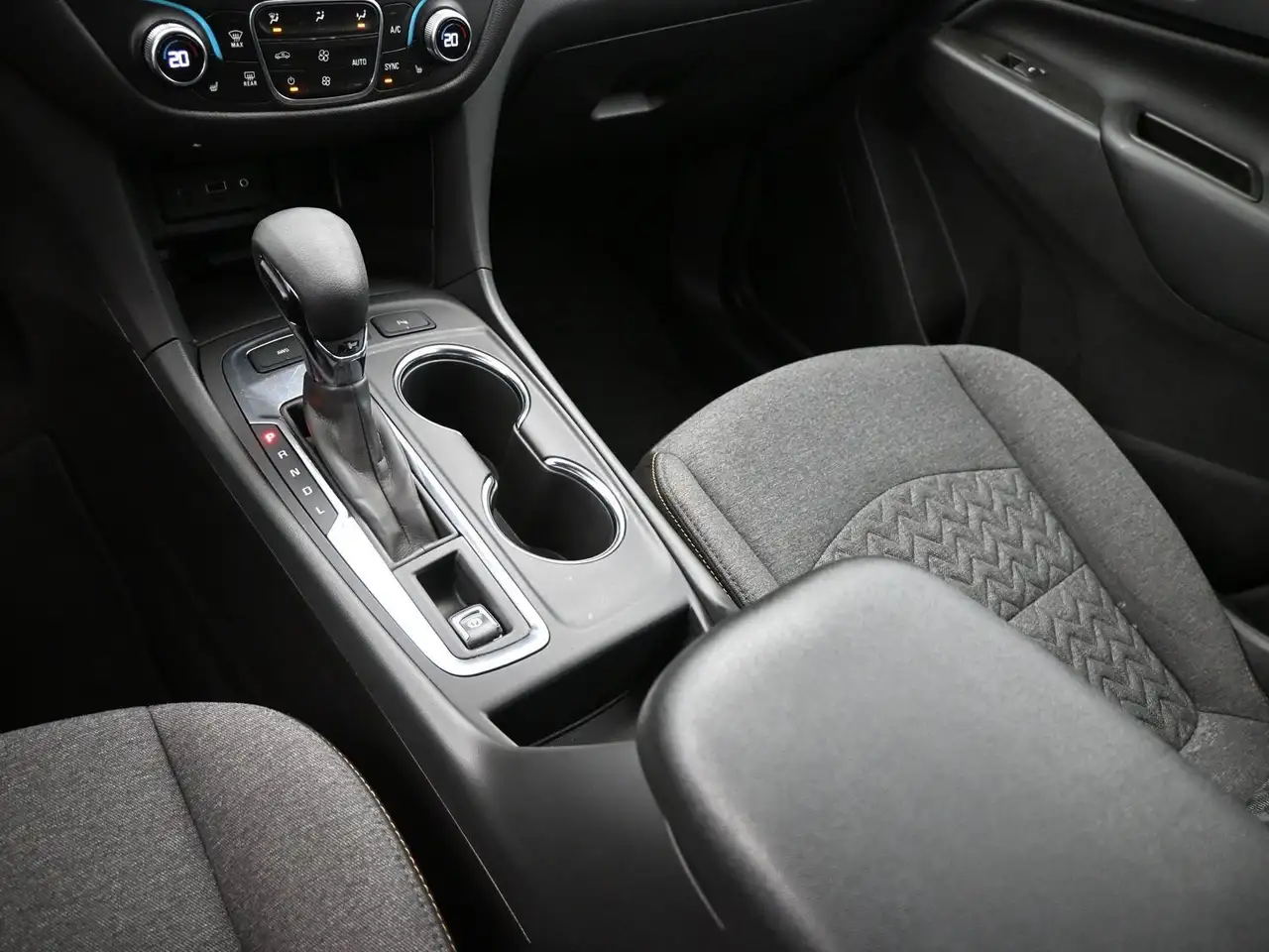 Chevrolet Equinox снимка Chevrolet Equinox