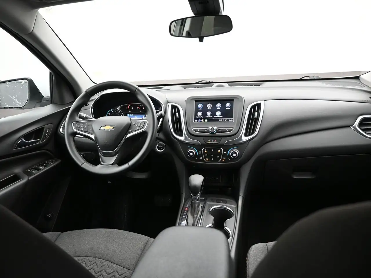 Chevrolet Equinox снимка Chevrolet Equinox