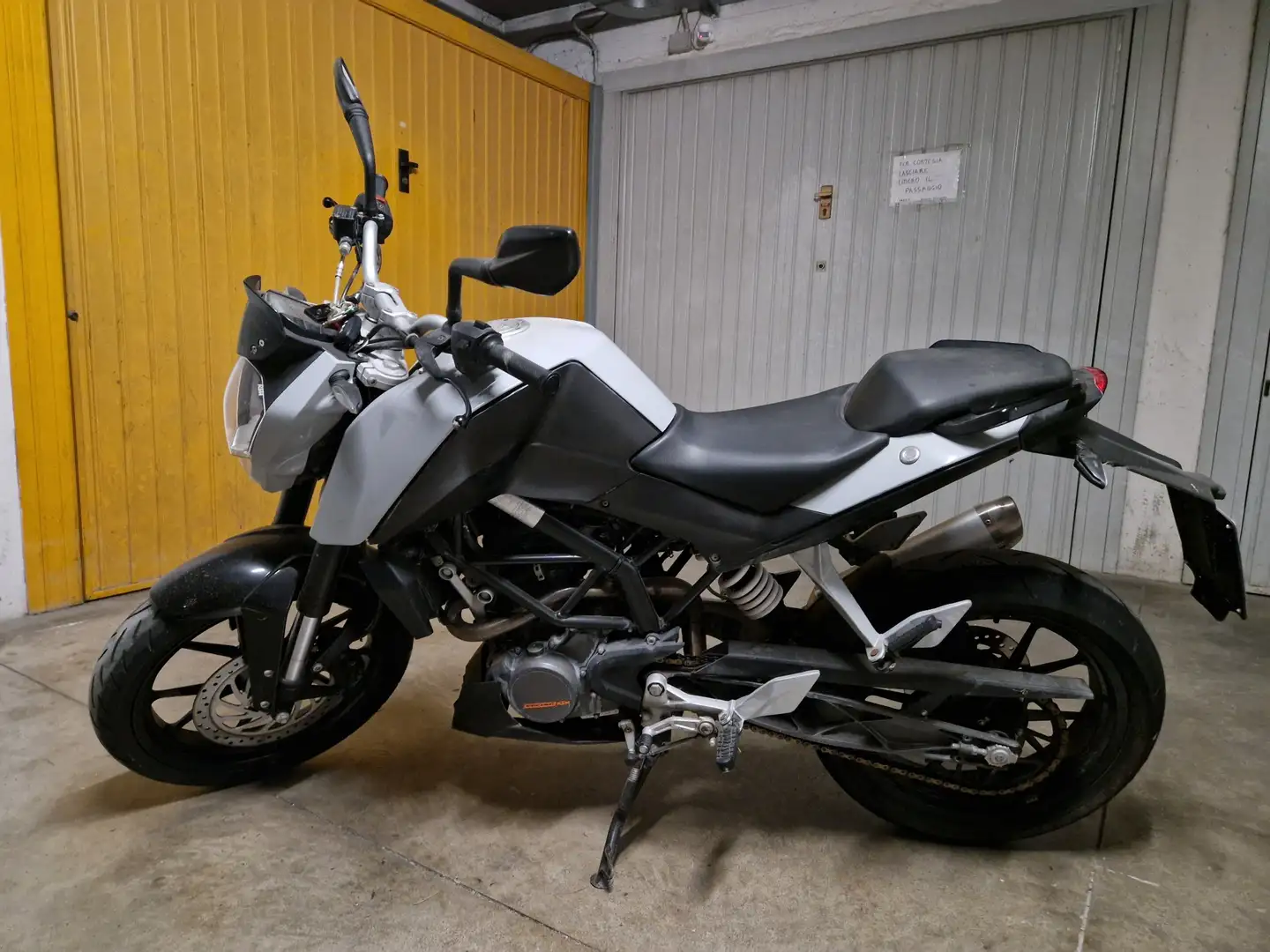KTM 125 Duke Grigio - 1