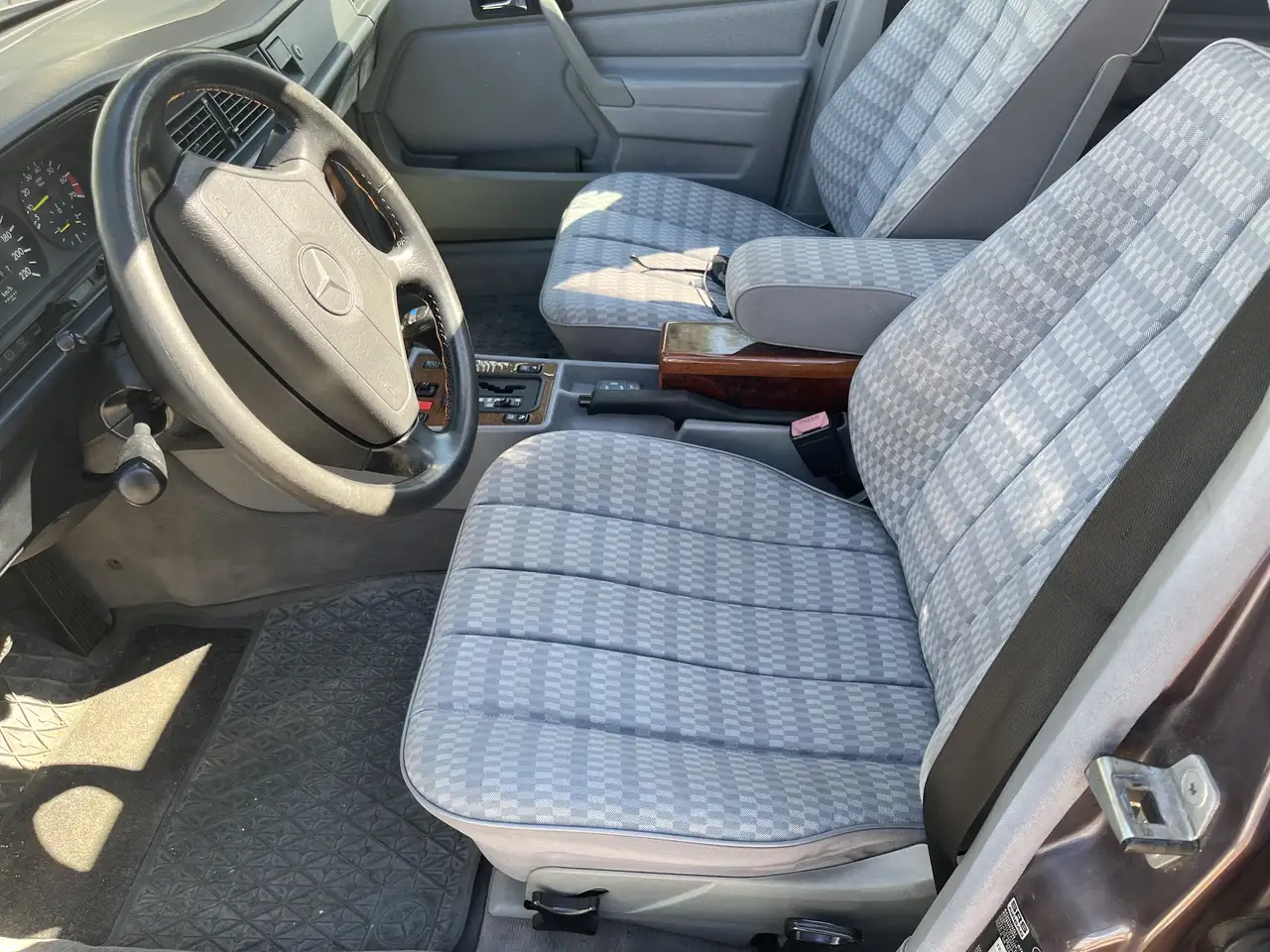 Mercedes-Benz 190 E 1.8 Klima / ESSD / Automatik / Tempomat, foto 11