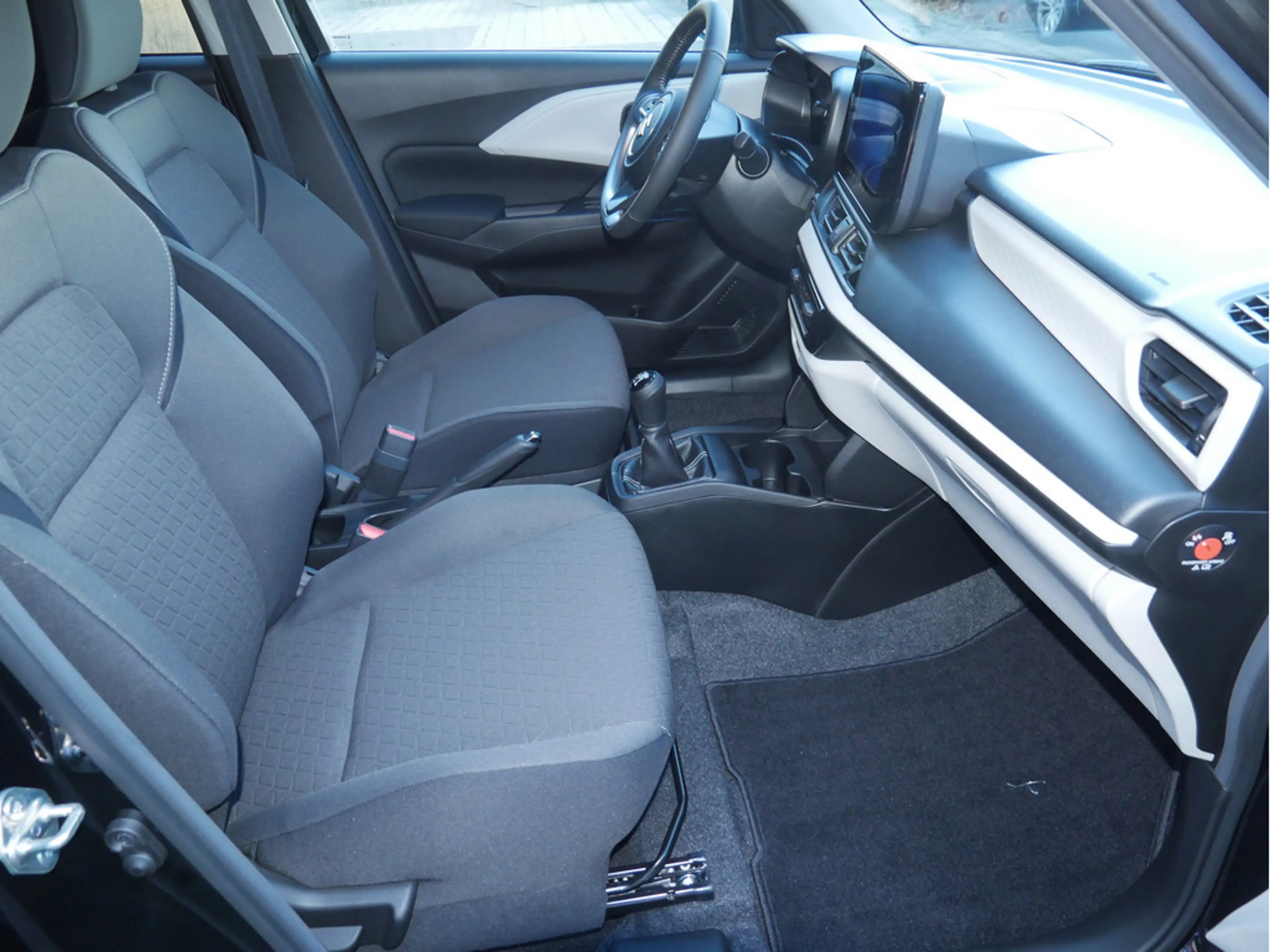 Suzuki Swift 1.2 Hybrid Allgrip Comfort NAVI ACC LED — photo 10