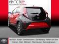 Toyota Aygo X 1.0 Teamplayer ALU SHZ KAMERA KLIMA BT ANDROID APPLE Rood - thumbnail 2