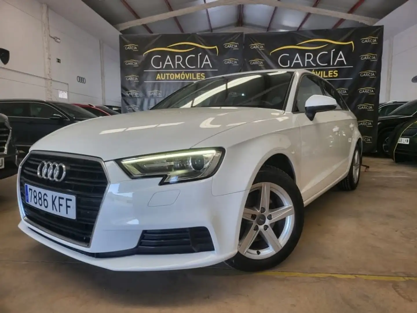 Audi A3 Sportback 1.6TDI Sport Edition 85kW Wit - 2