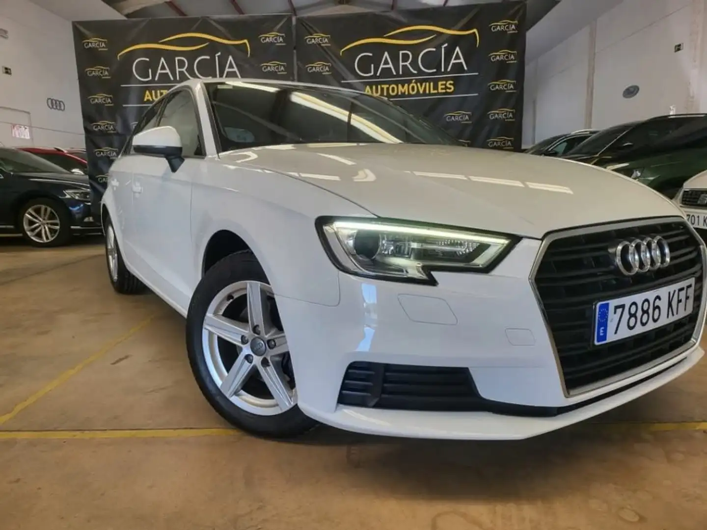 Audi A3 Sportback 1.6TDI Sport Edition 85kW Wit - 1