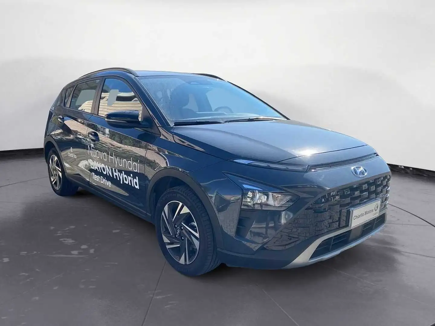 Hyundai BAYON 1.2 MPI MT XLine Gris - 1