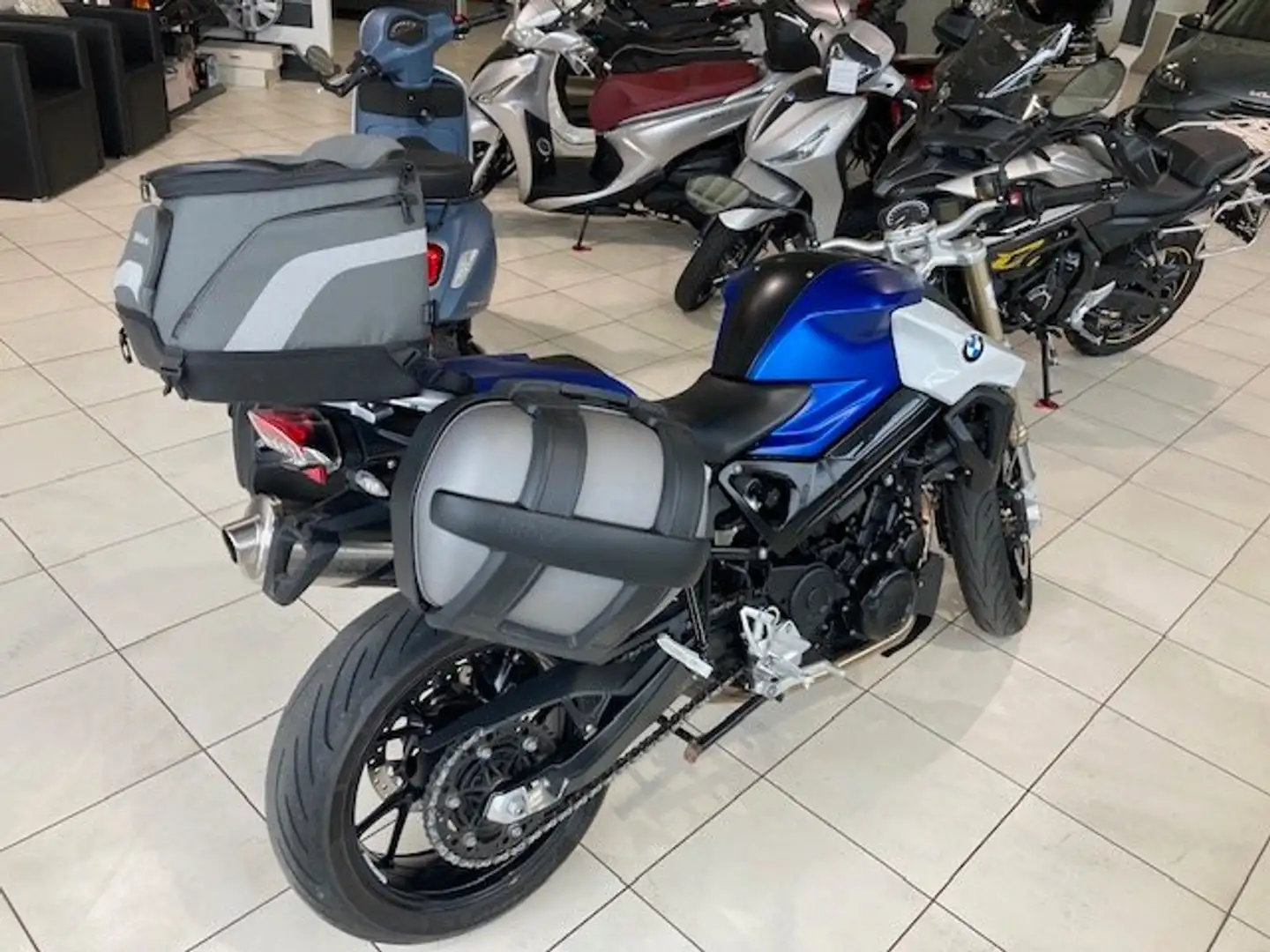 BMW F 800 R Bleu - 2