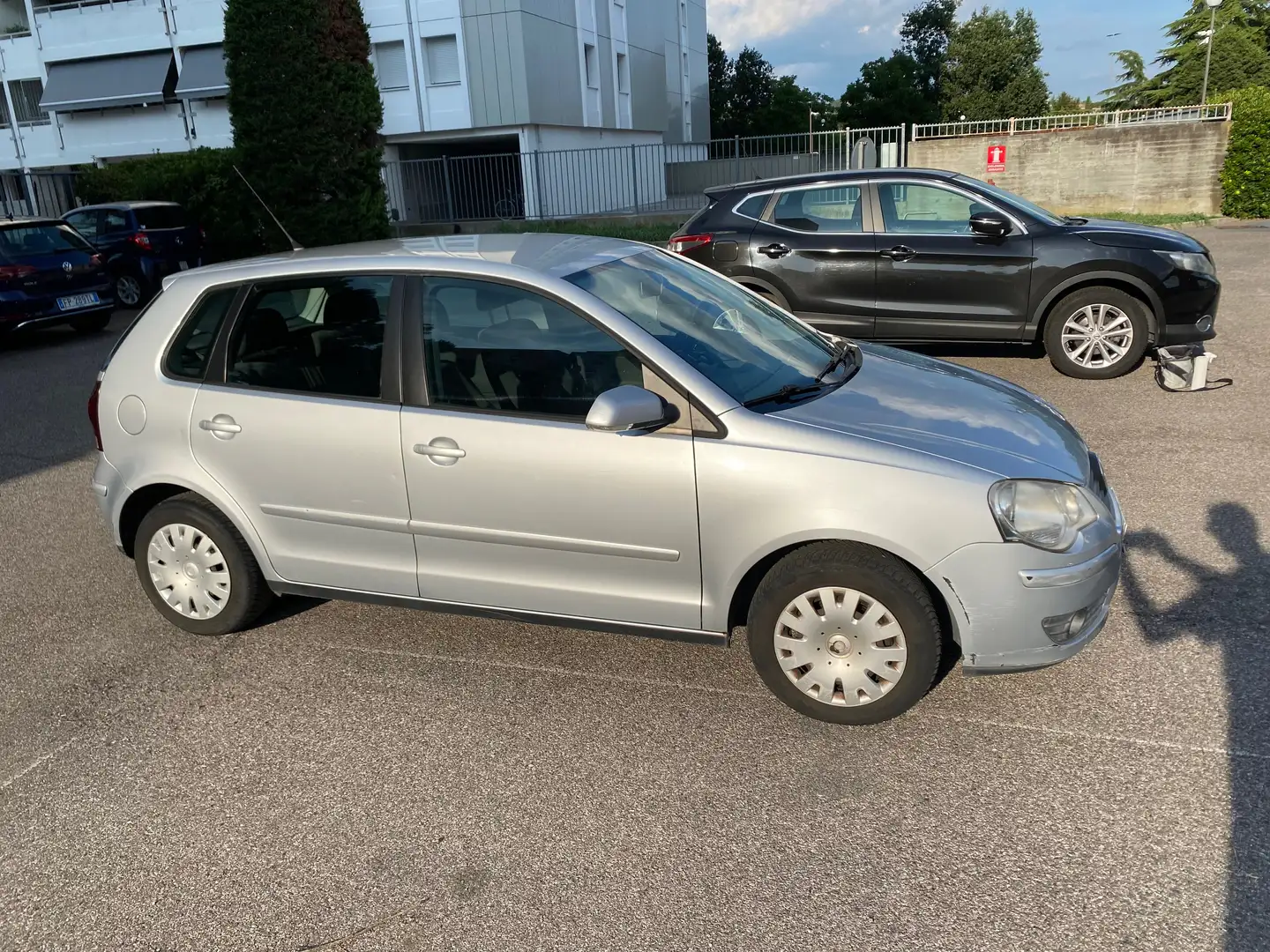 Volkswagen Polo 5p 1.4 tdi Comfortline 80cv Argento - 2