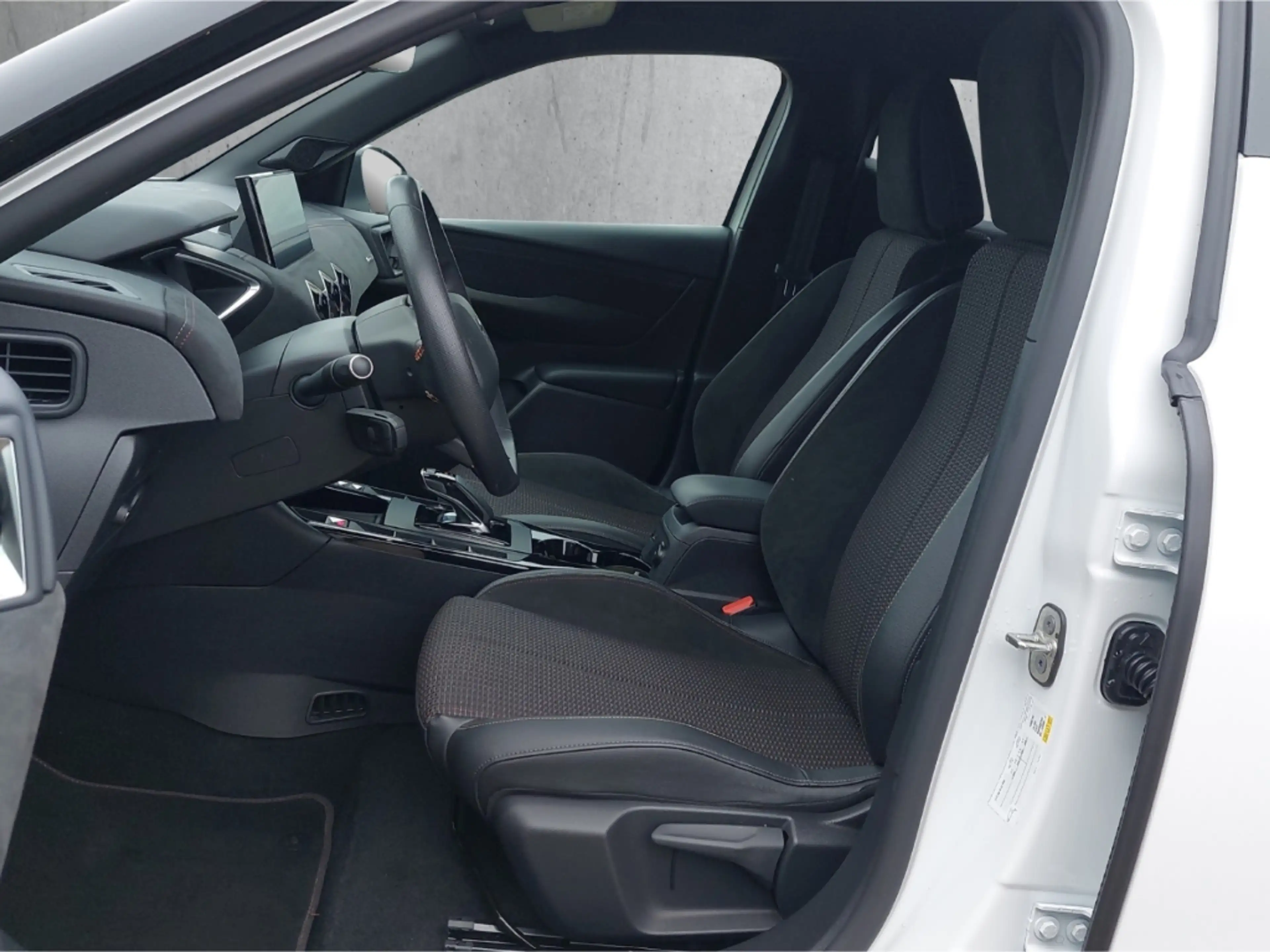 DS Automobiles DS 3 DS Crossback E-Tense Performance Line Navi LED  Ap — photo 9