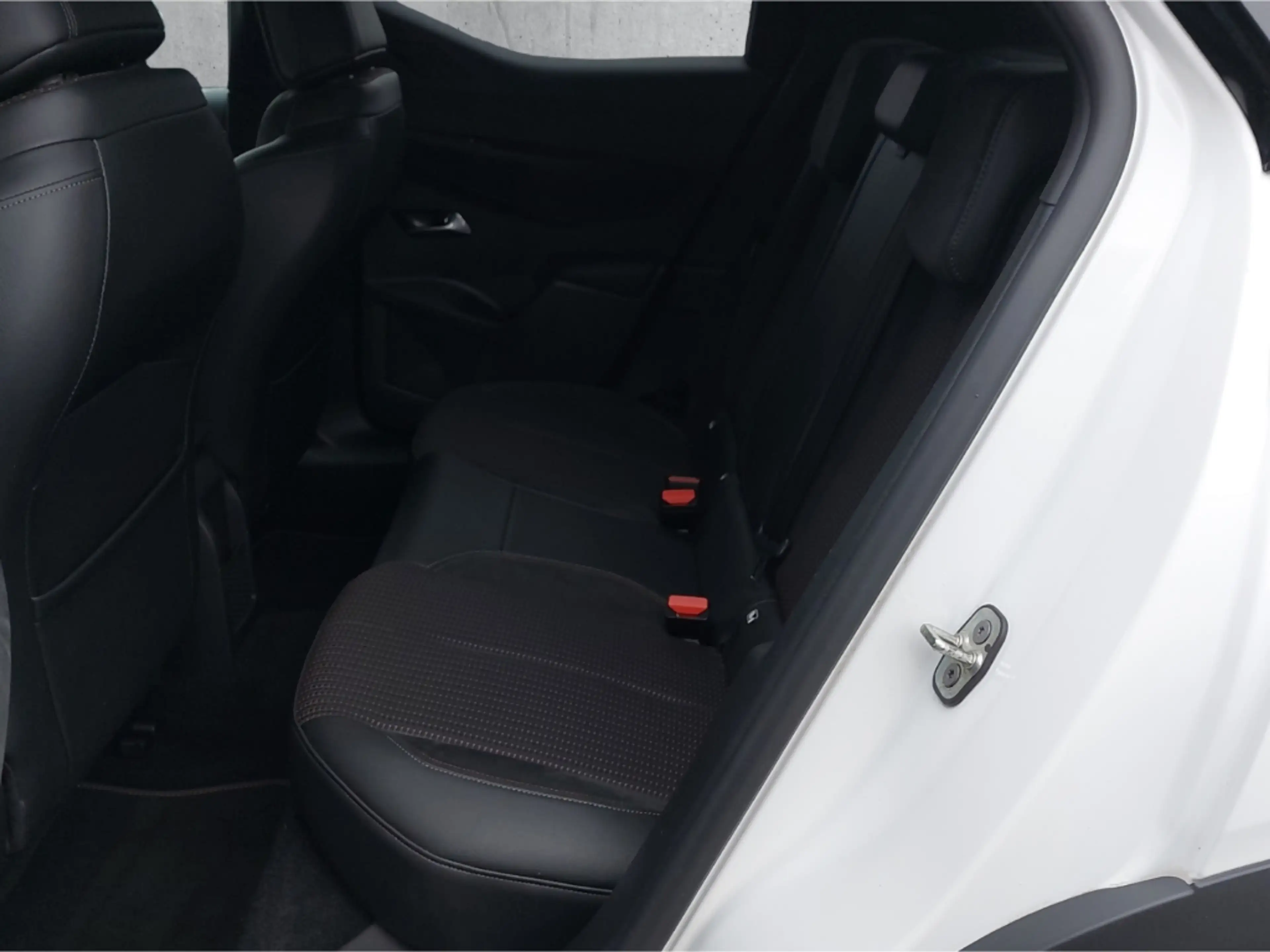 DS Automobiles DS 3 DS Crossback E-Tense Performance Line Navi LED  Ap — photo 8