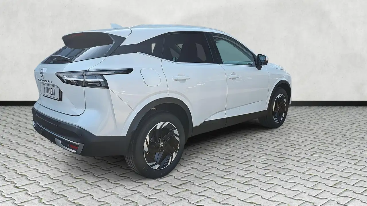 Nissan Qashqai 1.3 DIG-T X-Tronic N-Connecta / Winterp 22