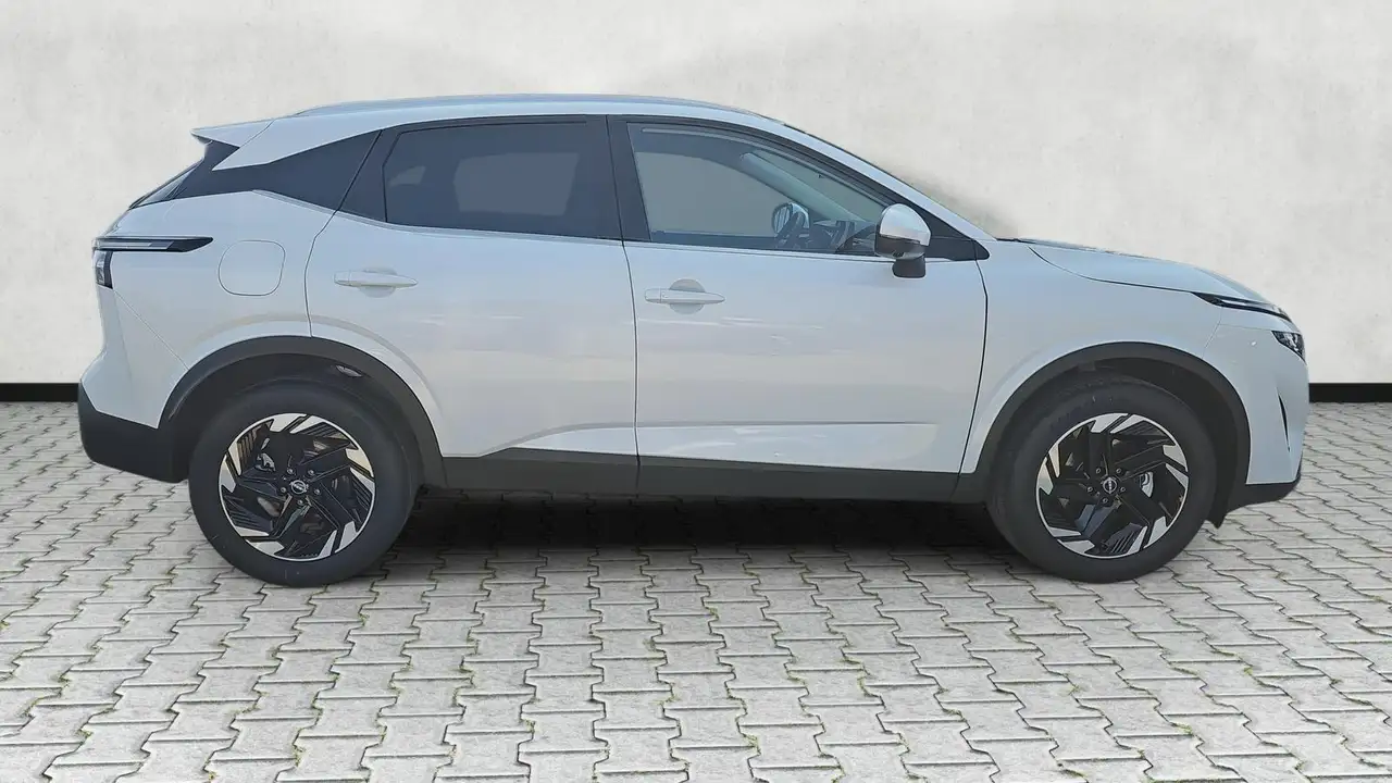 Nissan Qashqai 1.3 DIG-T X-Tronic N-Connecta / Winterp 23