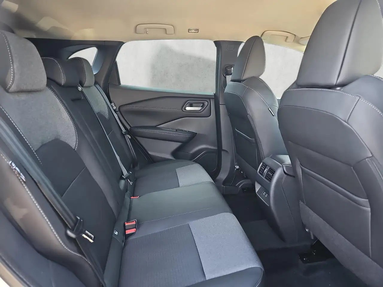 Nissan Qashqai 1.3 DIG-T X-Tronic N-Connecta / Winterp 14