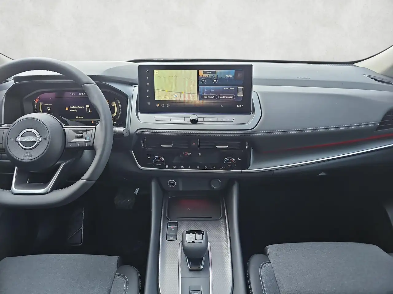 Nissan Qashqai 1.3 DIG-T X-Tronic N-Connecta / Winterp 12