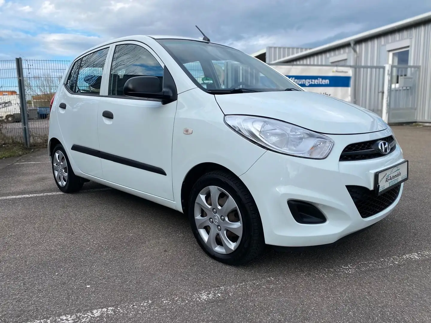 Hyundai i10 Classic/Garantie/Inspection&TüvNeu Weiß - 1