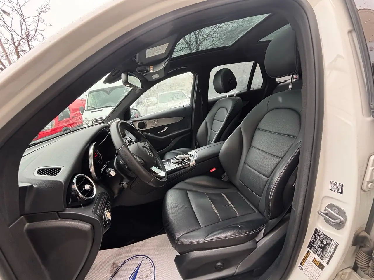 Mercedes-Benz GLC снимка Mercedes-Benz GLC