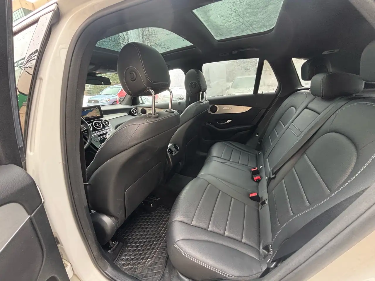 Mercedes-Benz GLC снимка Mercedes-Benz GLC