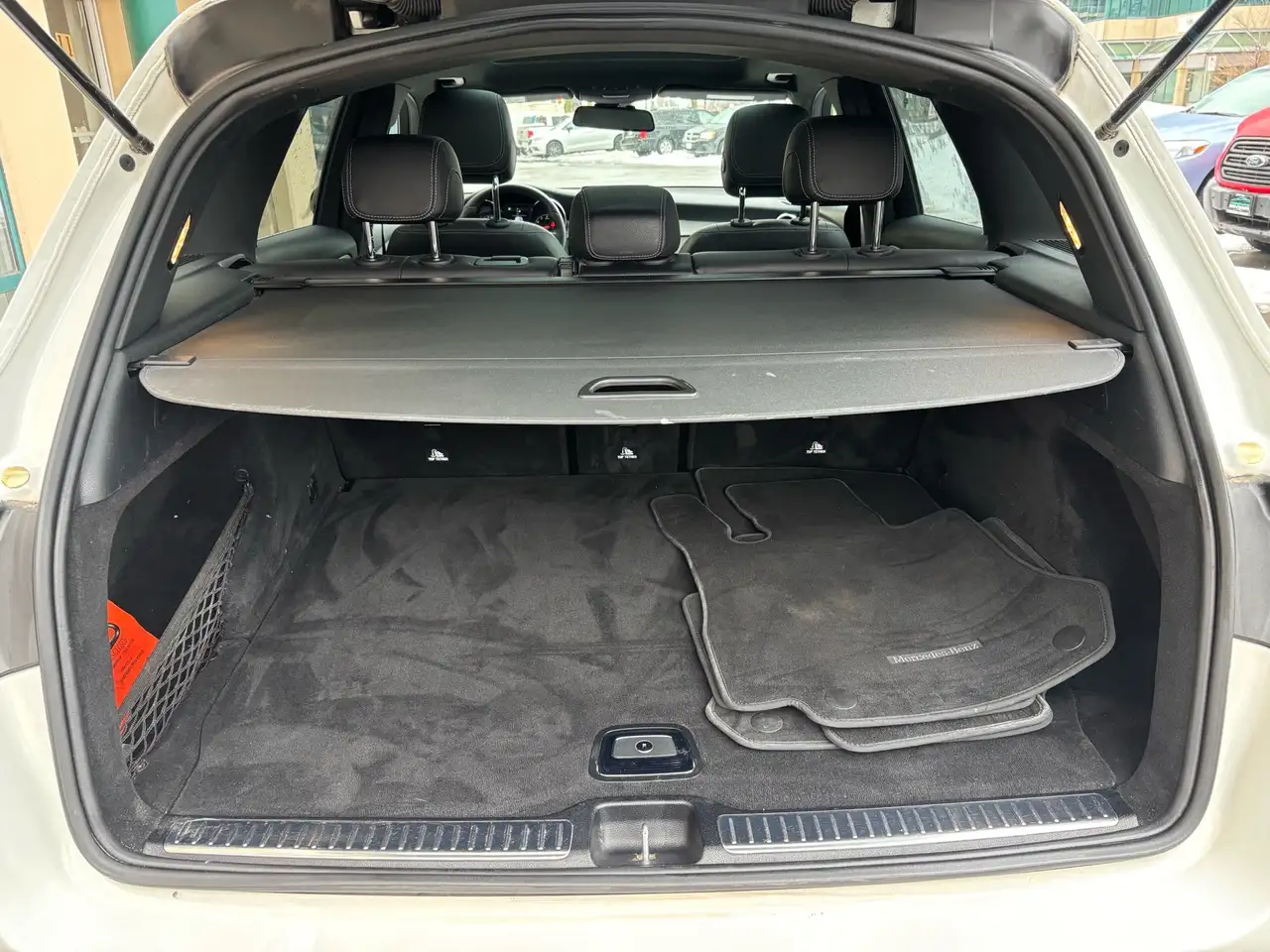 Mercedes-Benz GLC снимка Mercedes-Benz GLC