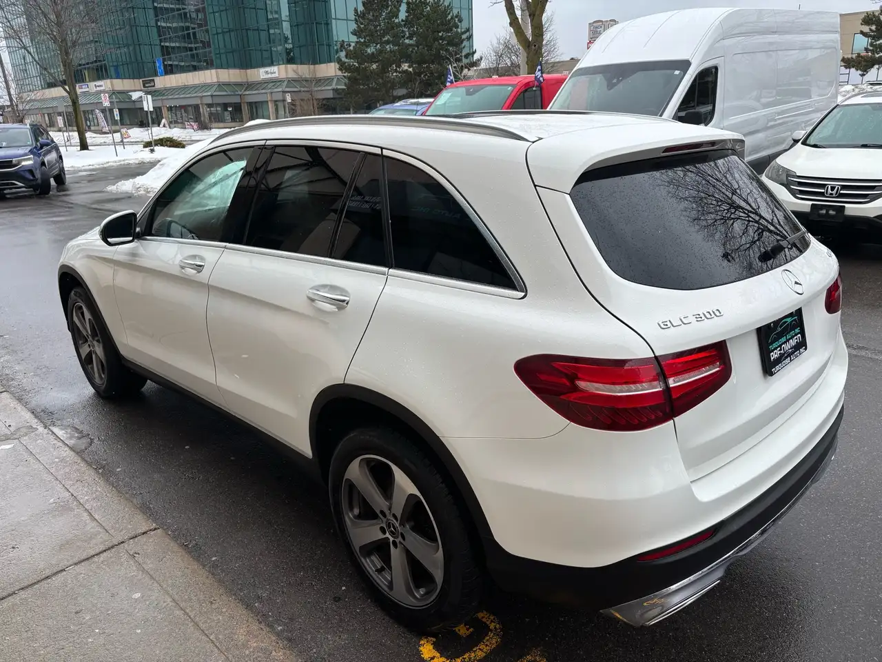 Mercedes-Benz GLC снимка Mercedes-Benz GLC