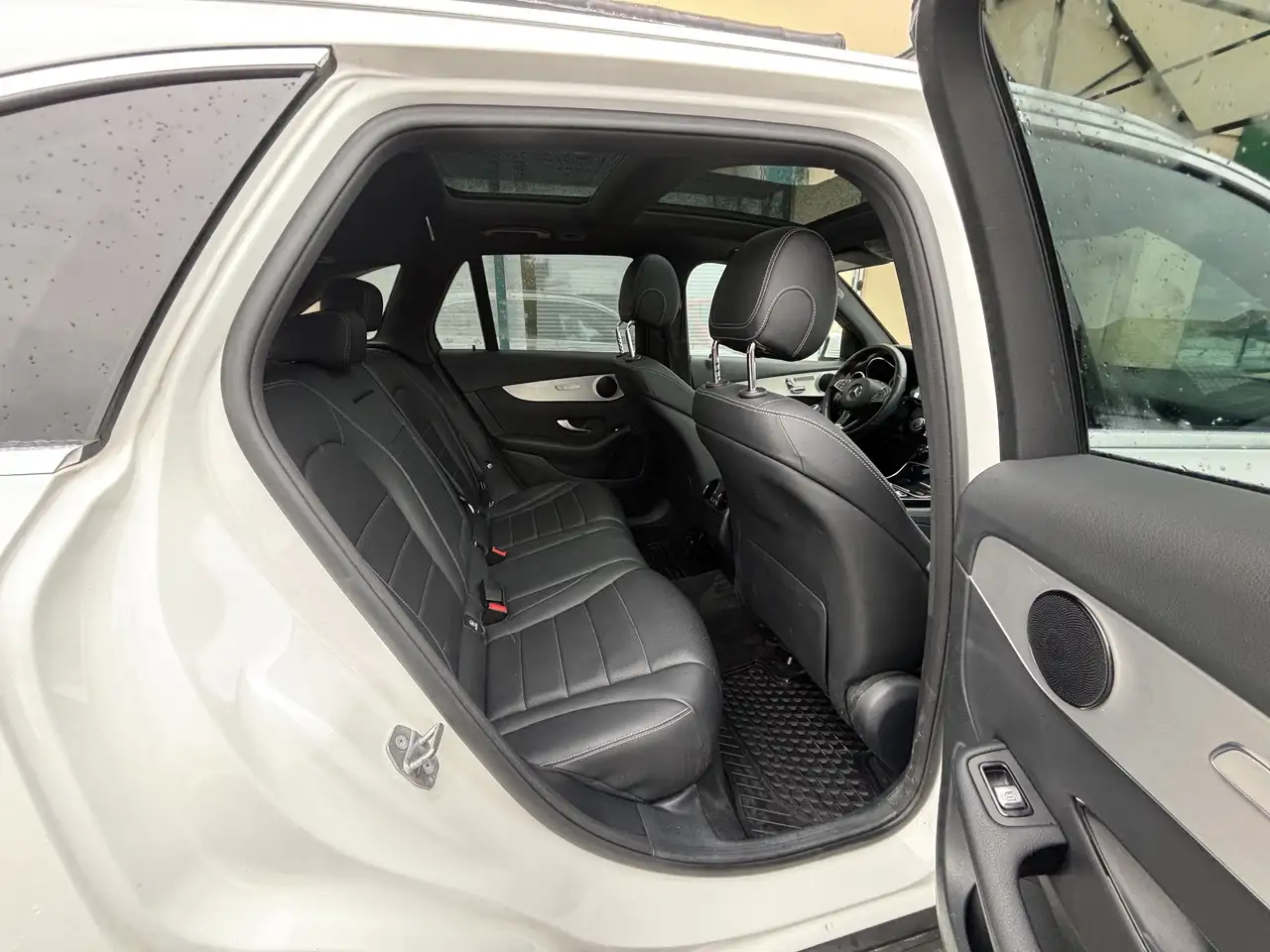 Mercedes-Benz GLC снимка Mercedes-Benz GLC